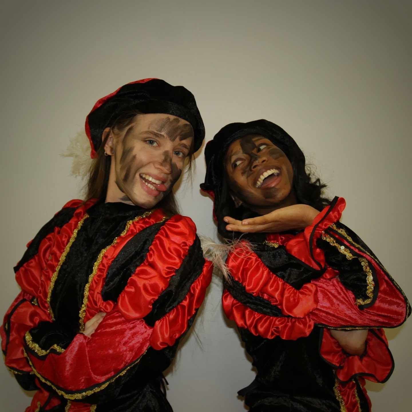 Authentieke Pietenkostuums bij Loco Kids Disco Pietendisco - Beleef de magie van Sinterklaas