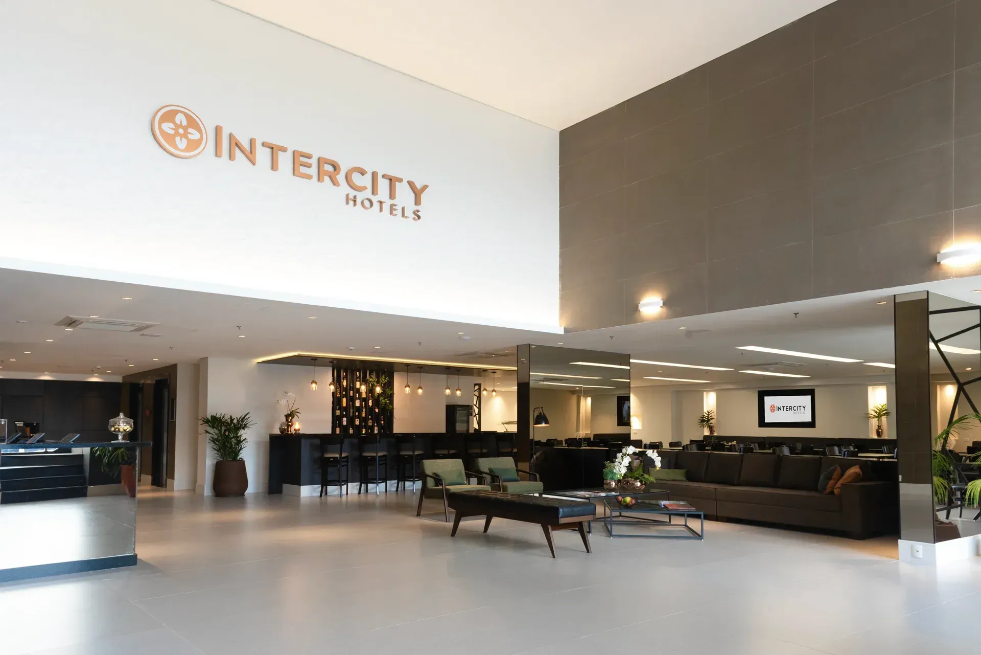 HOTEL INTERCITY ANHEMBI