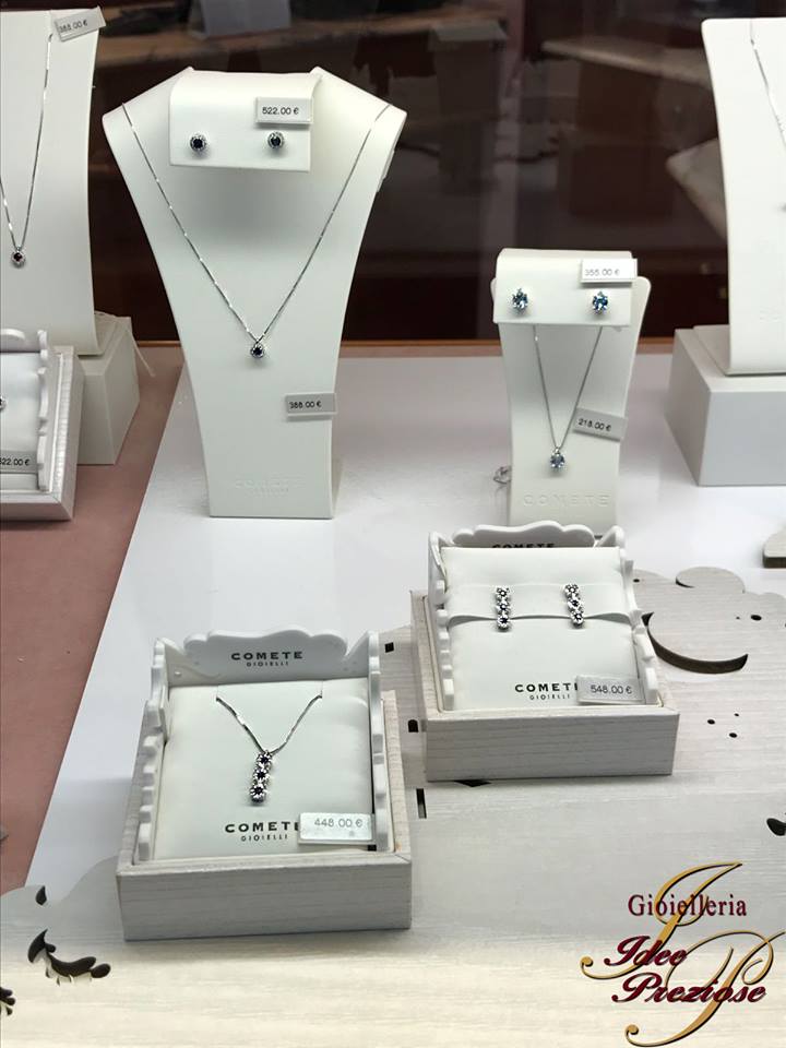 Orecchini e ciondoli con diamanti