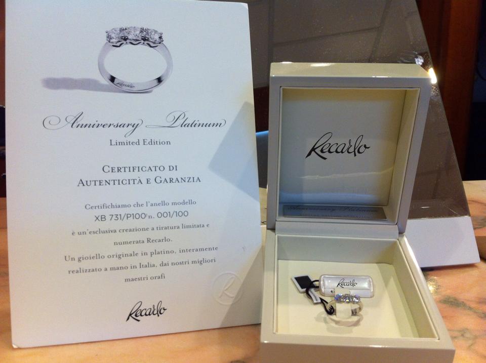 Anello Trilogy in oro e diamanti