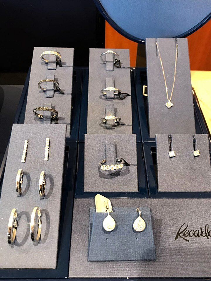 Orecchini in oro e pietre preziose