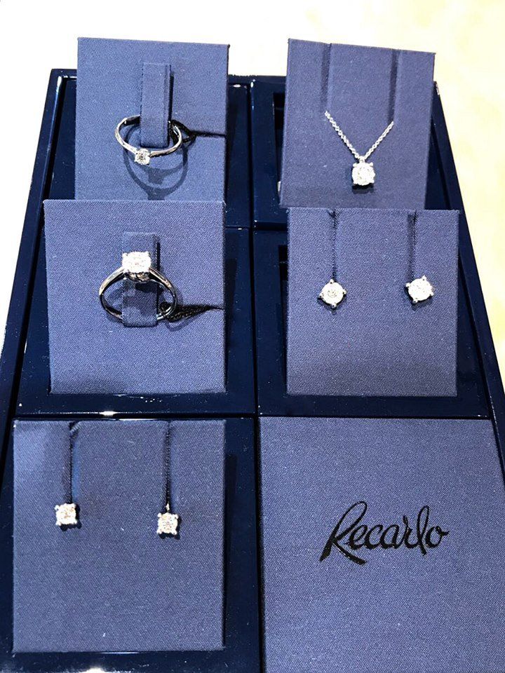 Orecchini e punti luce