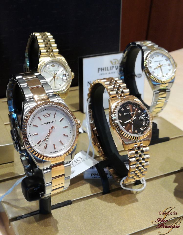 orologi in esposizione con vari quadranti