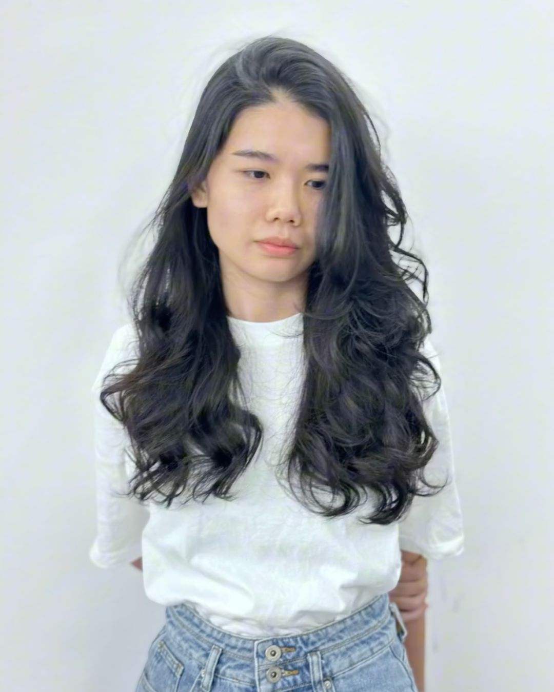 An image of a Side-swept or slightly curved fringes