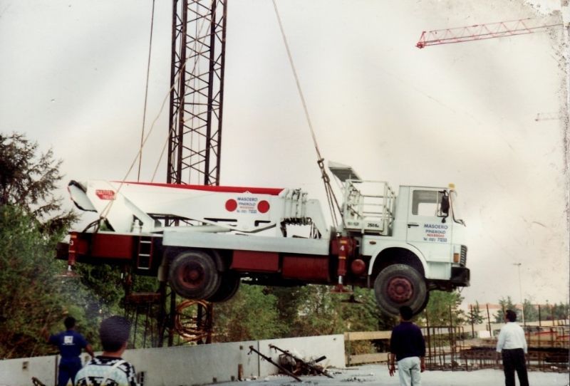 autogrù per sollevamento mezzi pesanti