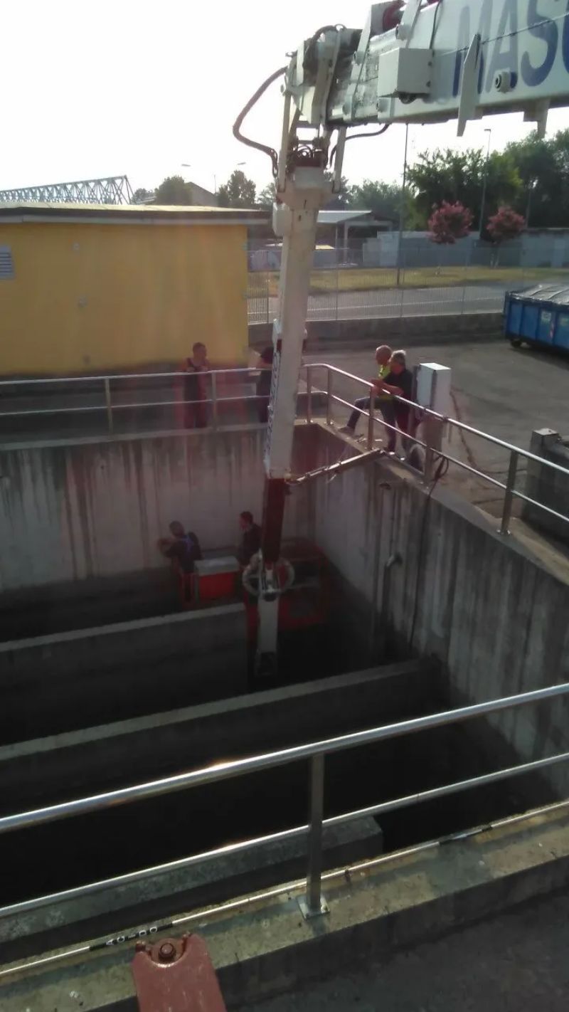 autoscala di 31 metri per restauri stradali