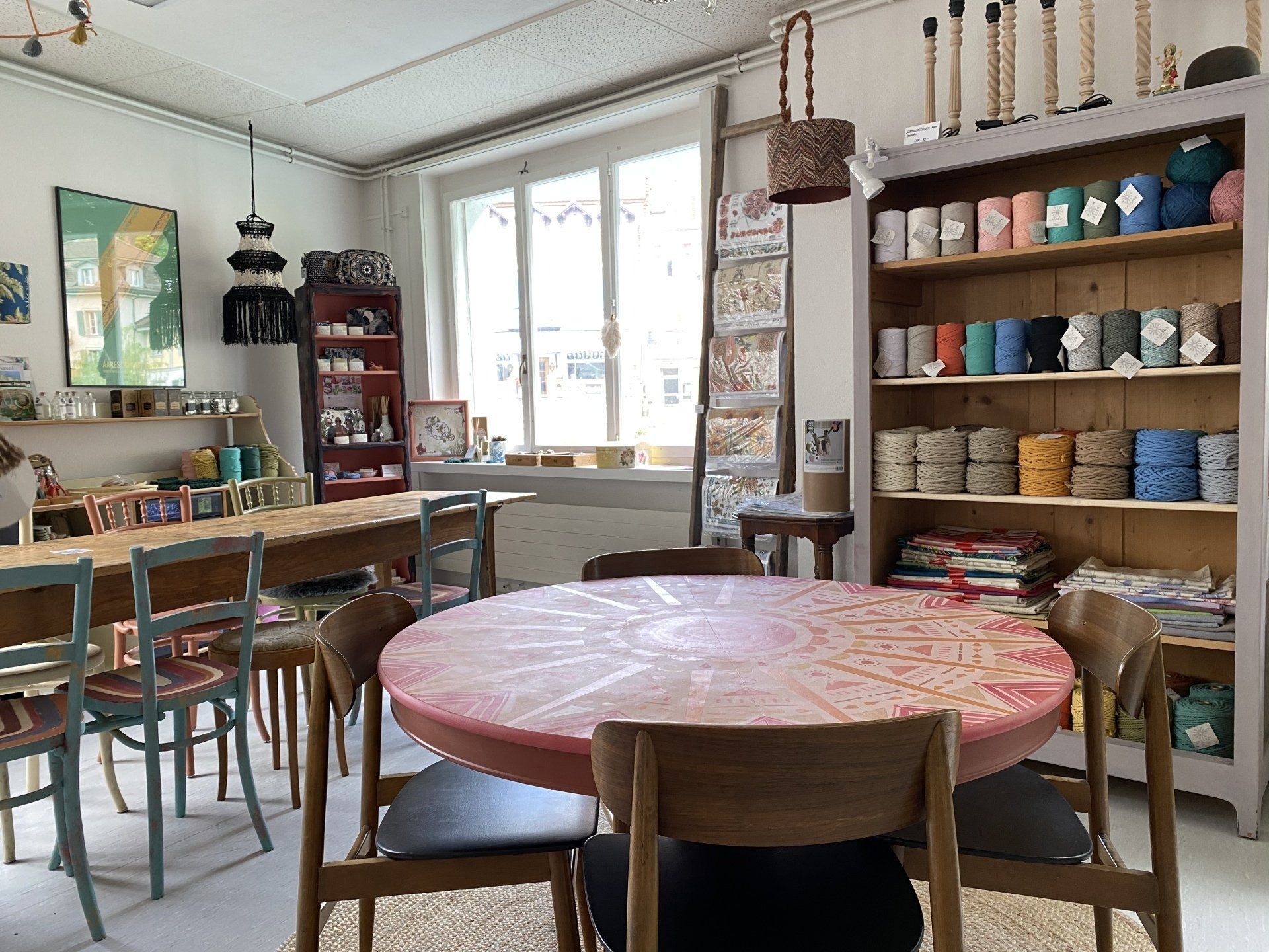 Der Innenraum des Mad Cows, die Kaffeecke