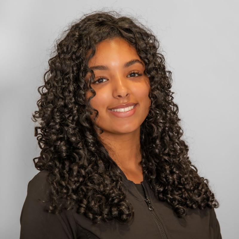 Adianas - Dental Assistant