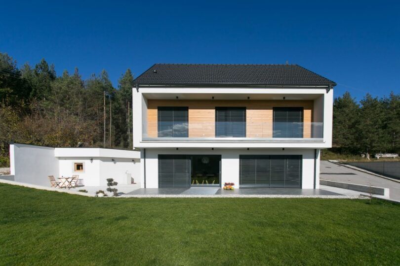 V podjetju Rihter imajo svoj arhitekturni, projektivni in tehnološki biro, ki skrbi za natančno in strokovno pripravo rešitev za vašo hišo.