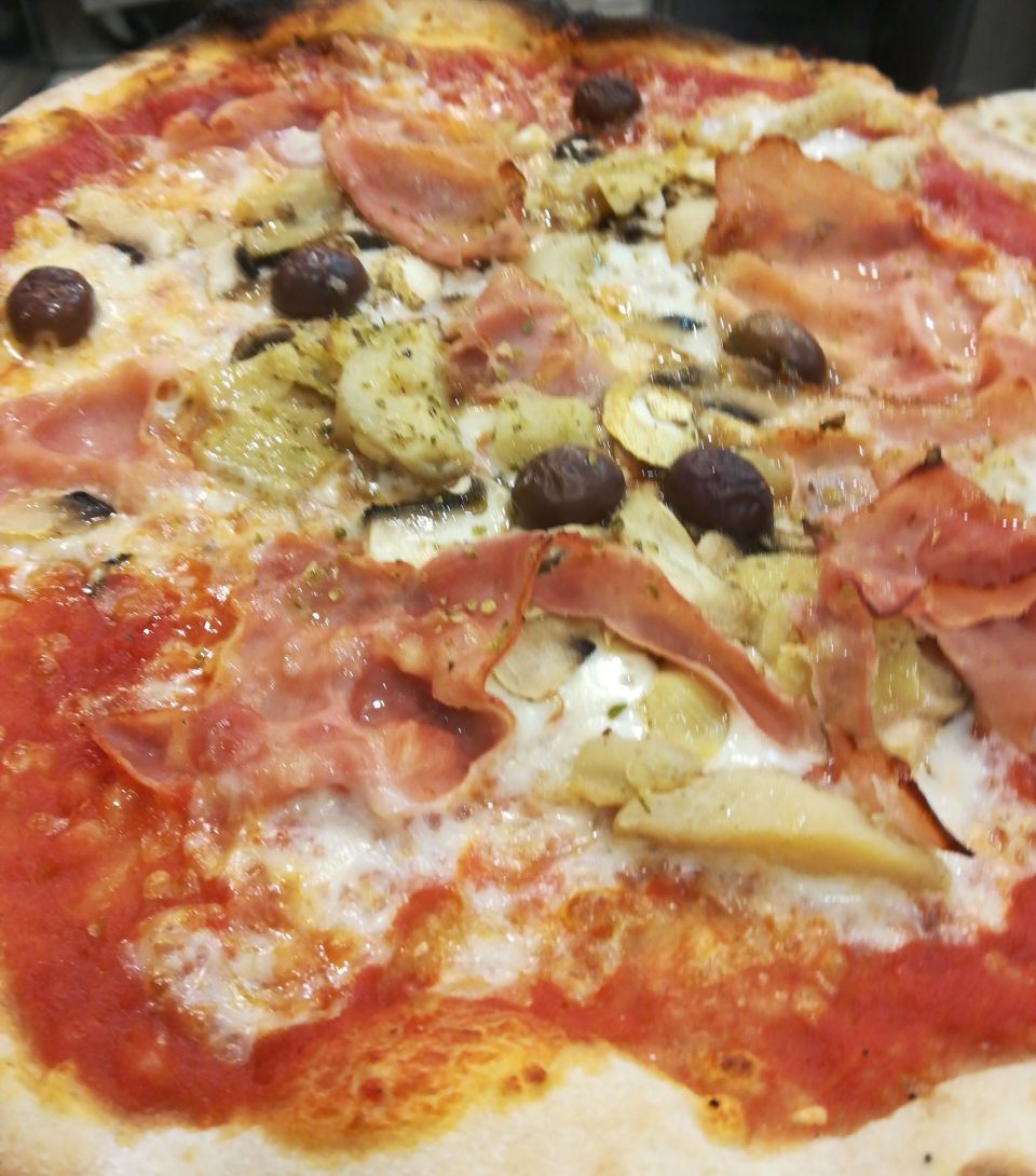 Pizza capricciosa