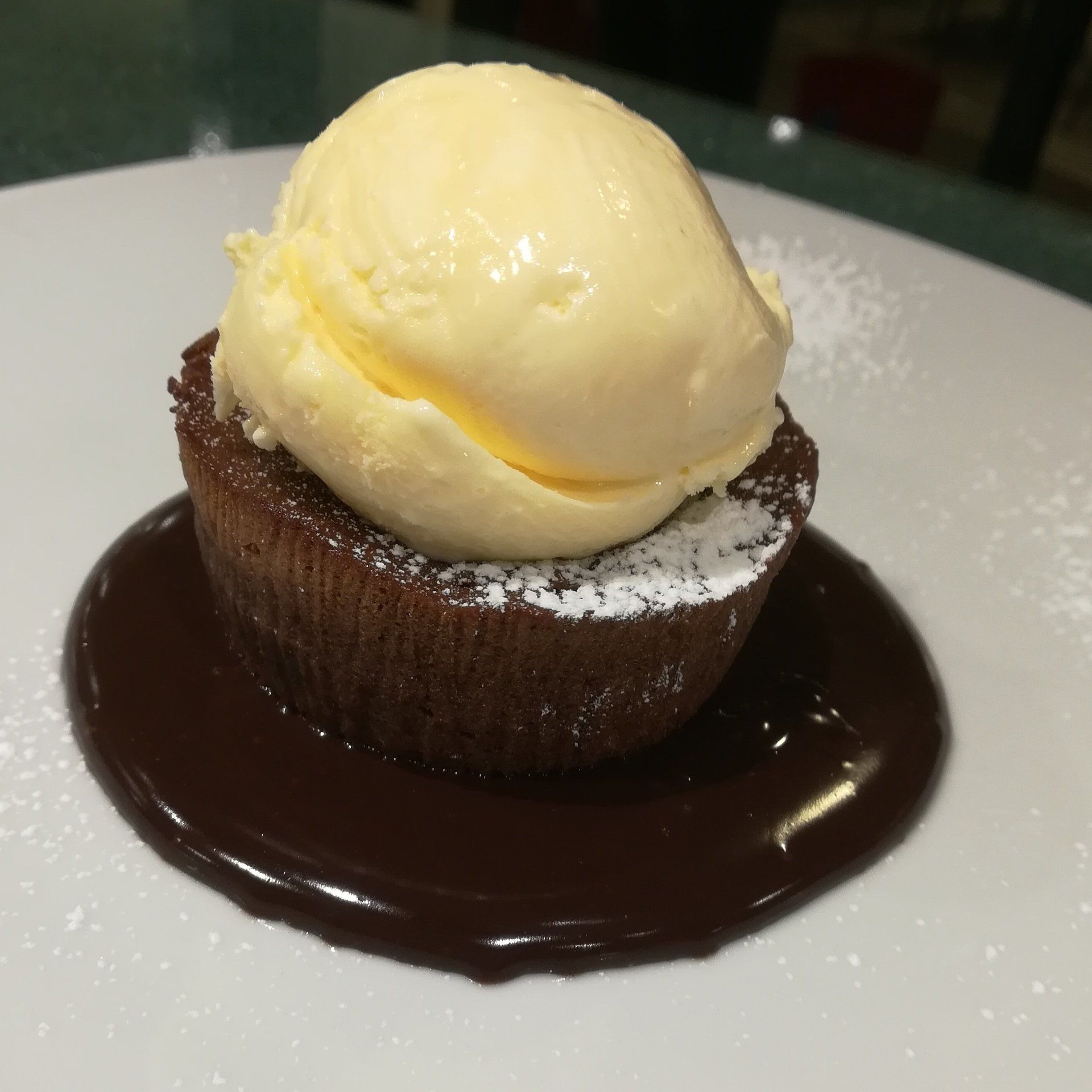 Tortino cioccolato e gelato alla vaniglia