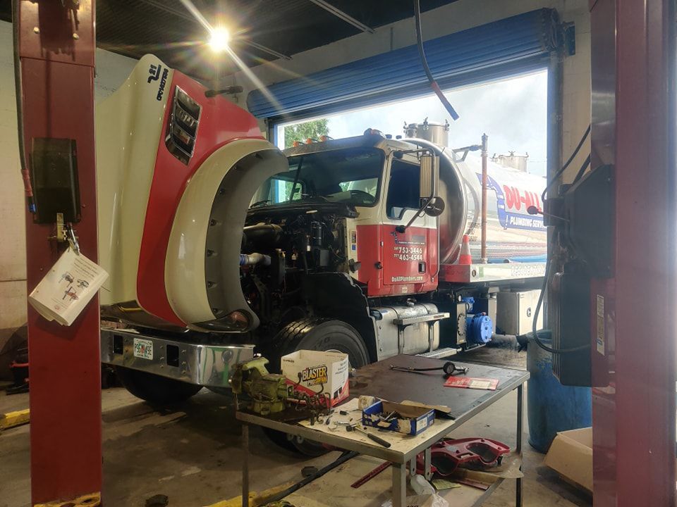 SHOP IMAGE | Treasure Coast Truck Center