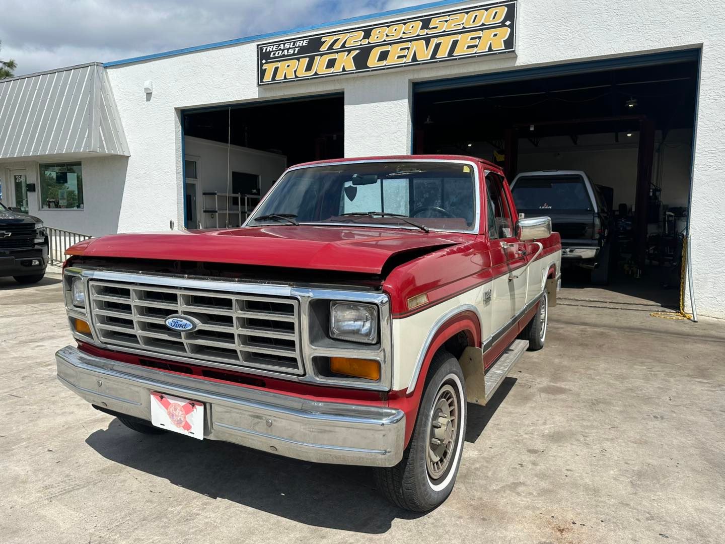 SHOP IMAGE | Treasure Coast Truck Center