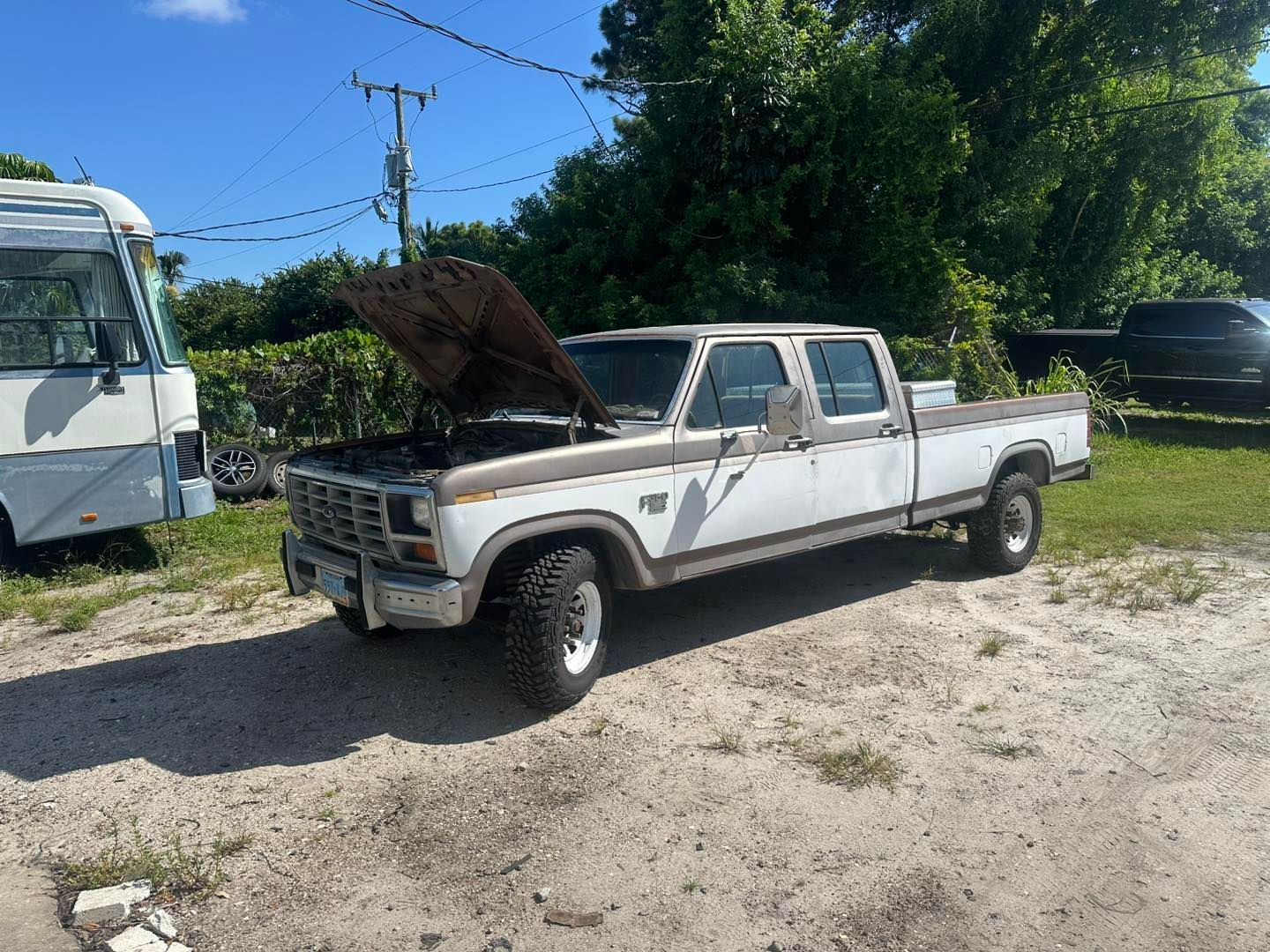 SHOP IMAGE | Treasure Coast Truck Center