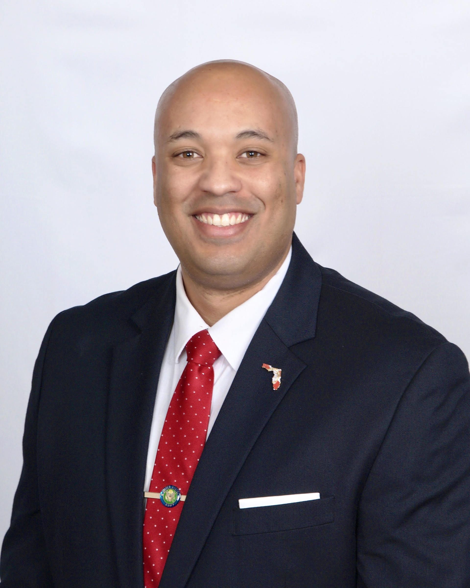 Headshot of candidate Chris Anderson