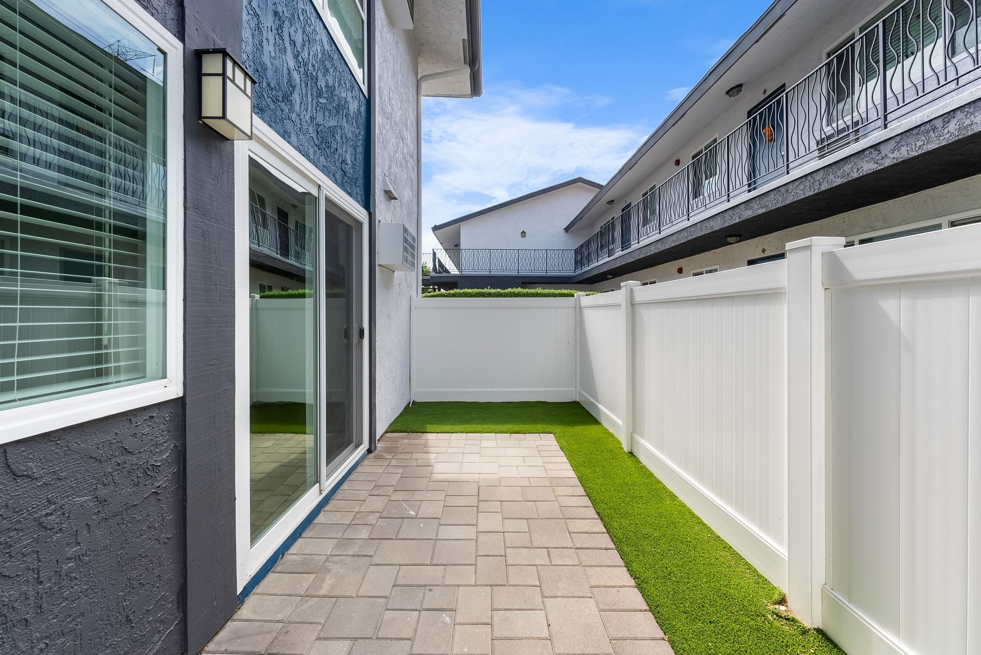 Sliding Photo Gallery Displaying Apartment Features