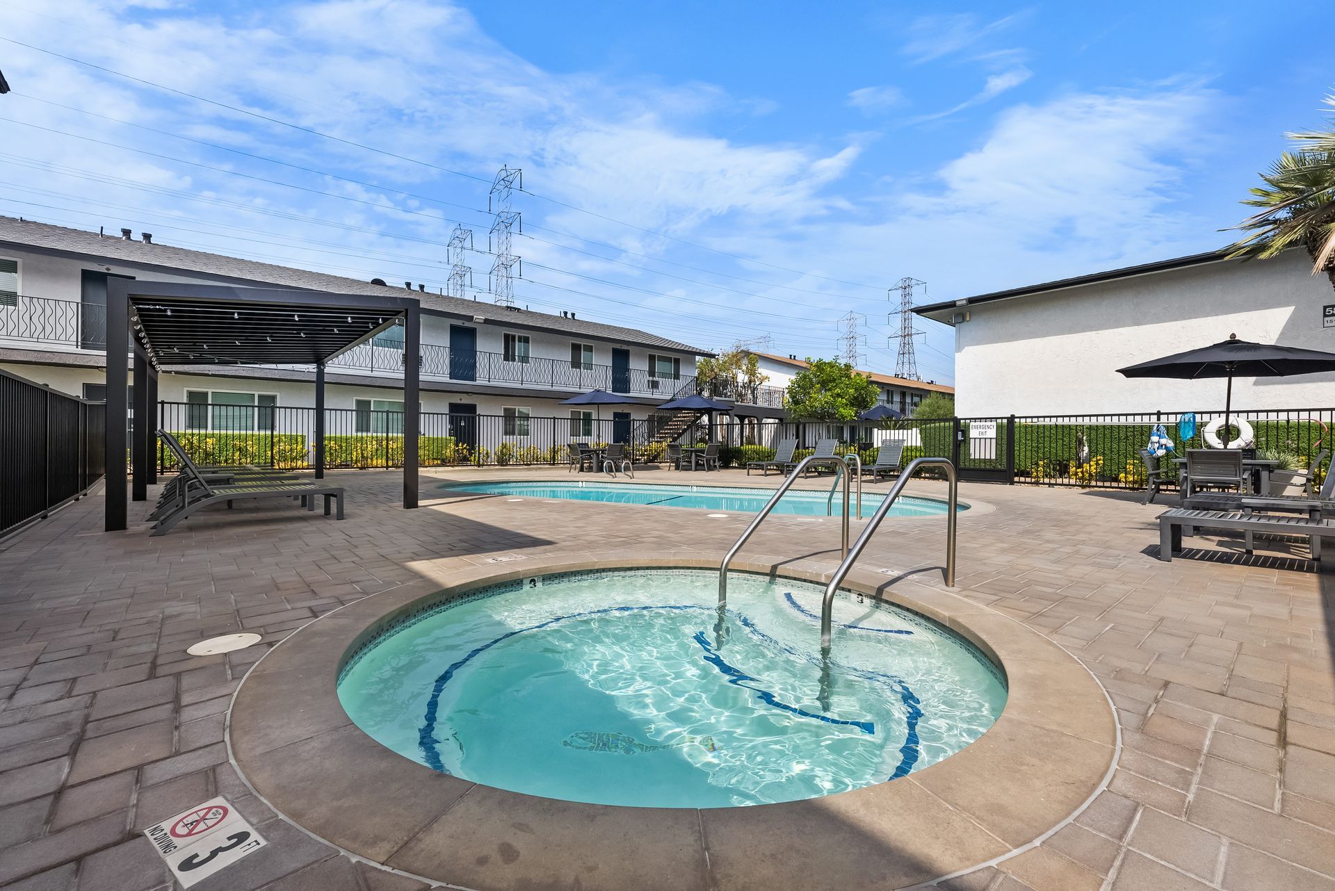 Sliding Photo Gallery Displaying Community Amenities