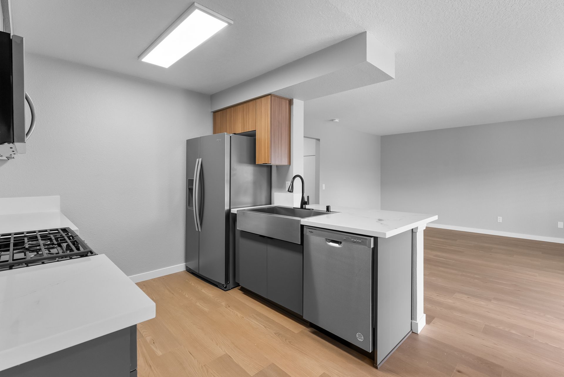 Sliding Photo Gallery Displaying Apartment Features