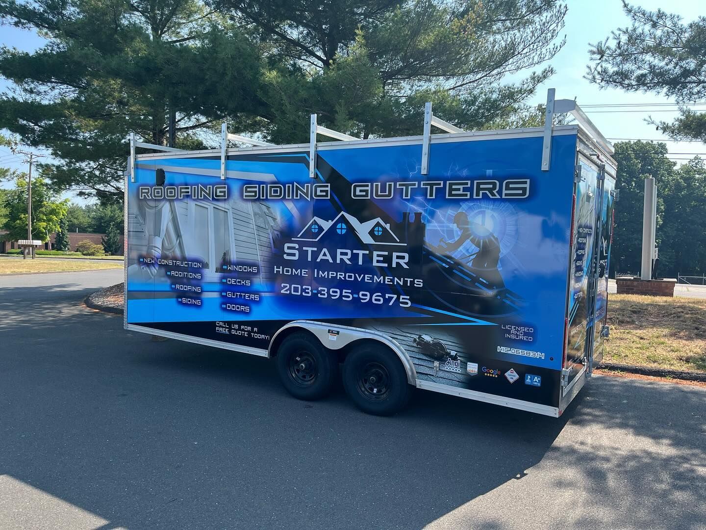 A trailer with the word starter on it