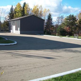 Chemin en poussière de roche