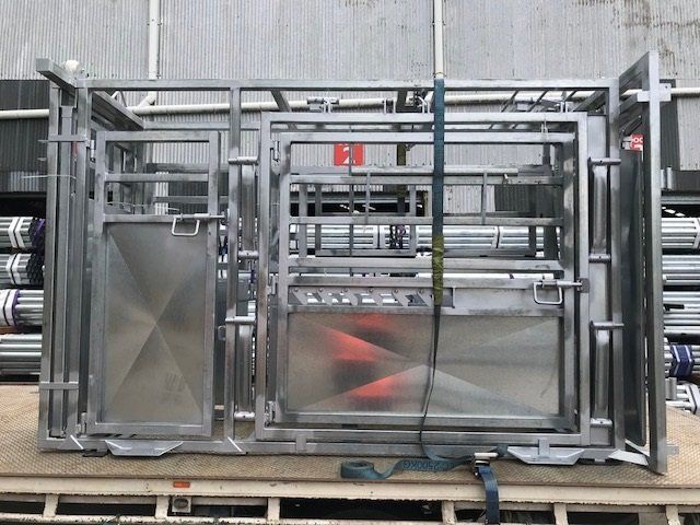 Vet crush with squeeze offside