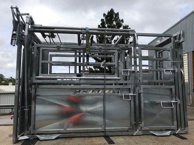 Vet crush with squeeze nearside