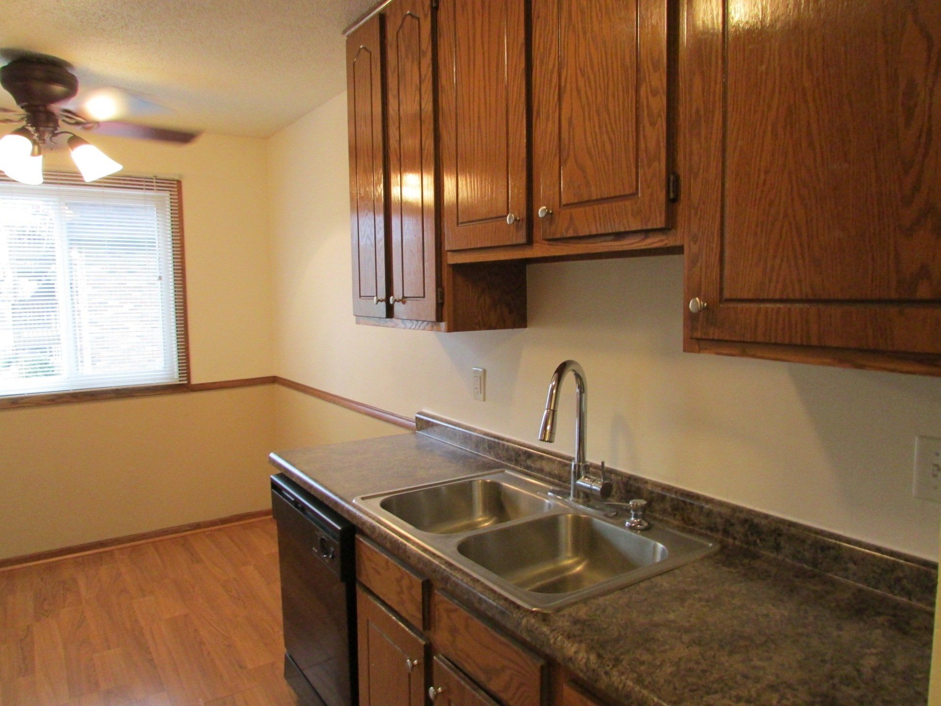 Royal oaks apartments