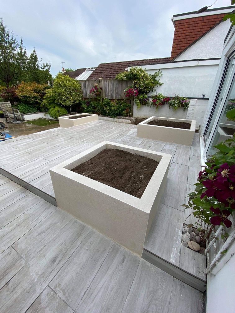 Decking landscaping image.