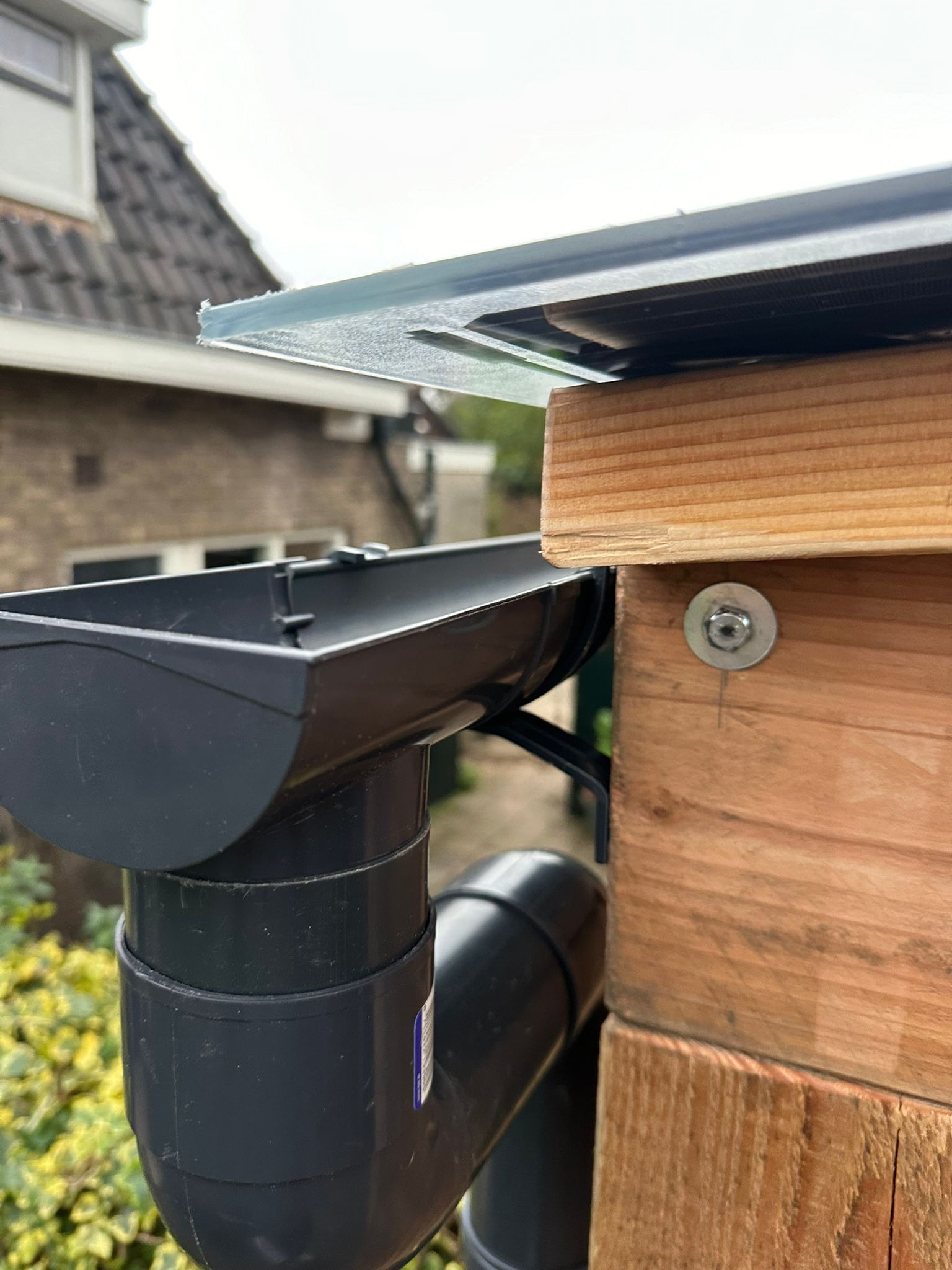 solar carport met zonnepanelen