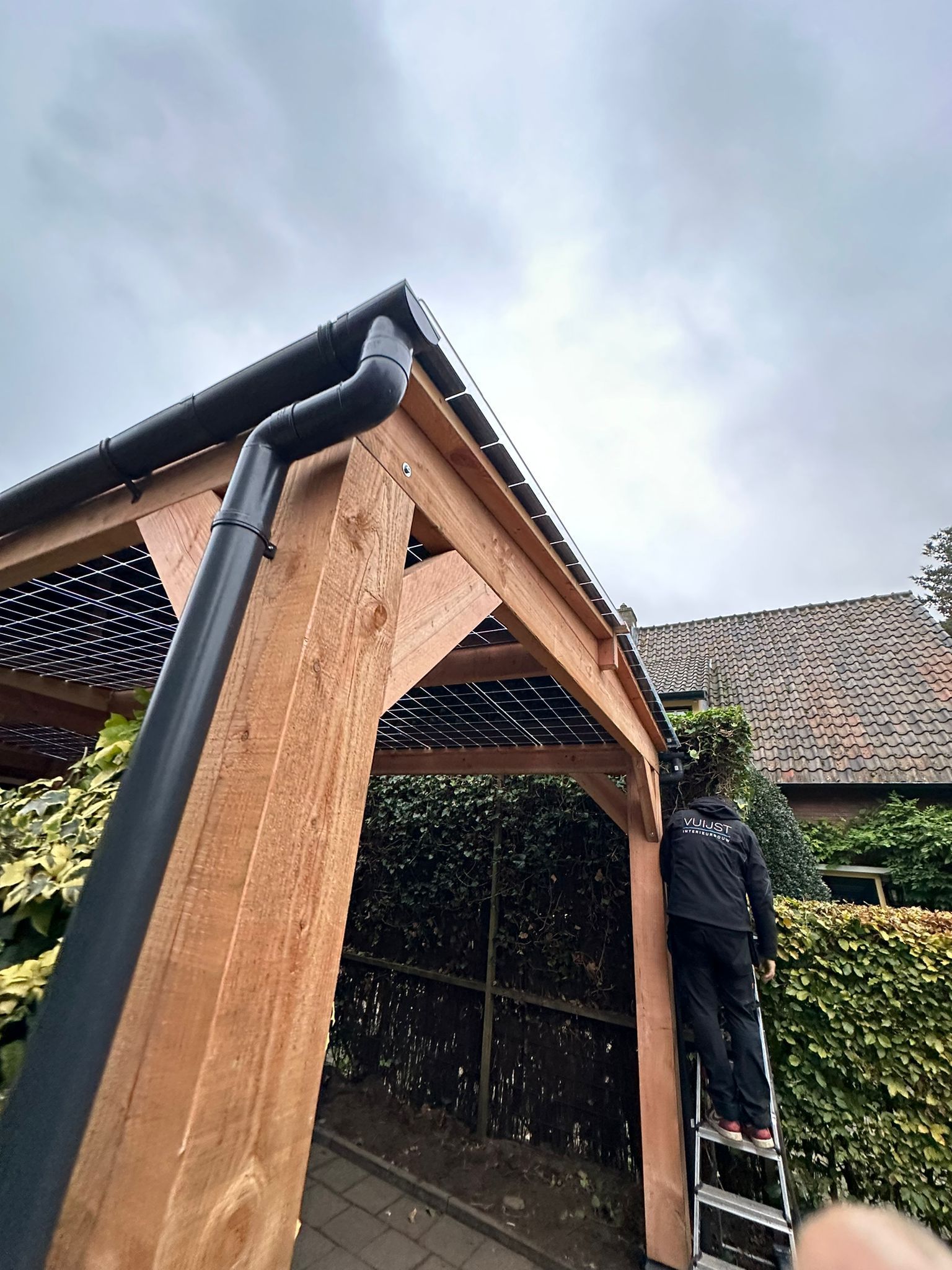 solar carport met zonnepanelen