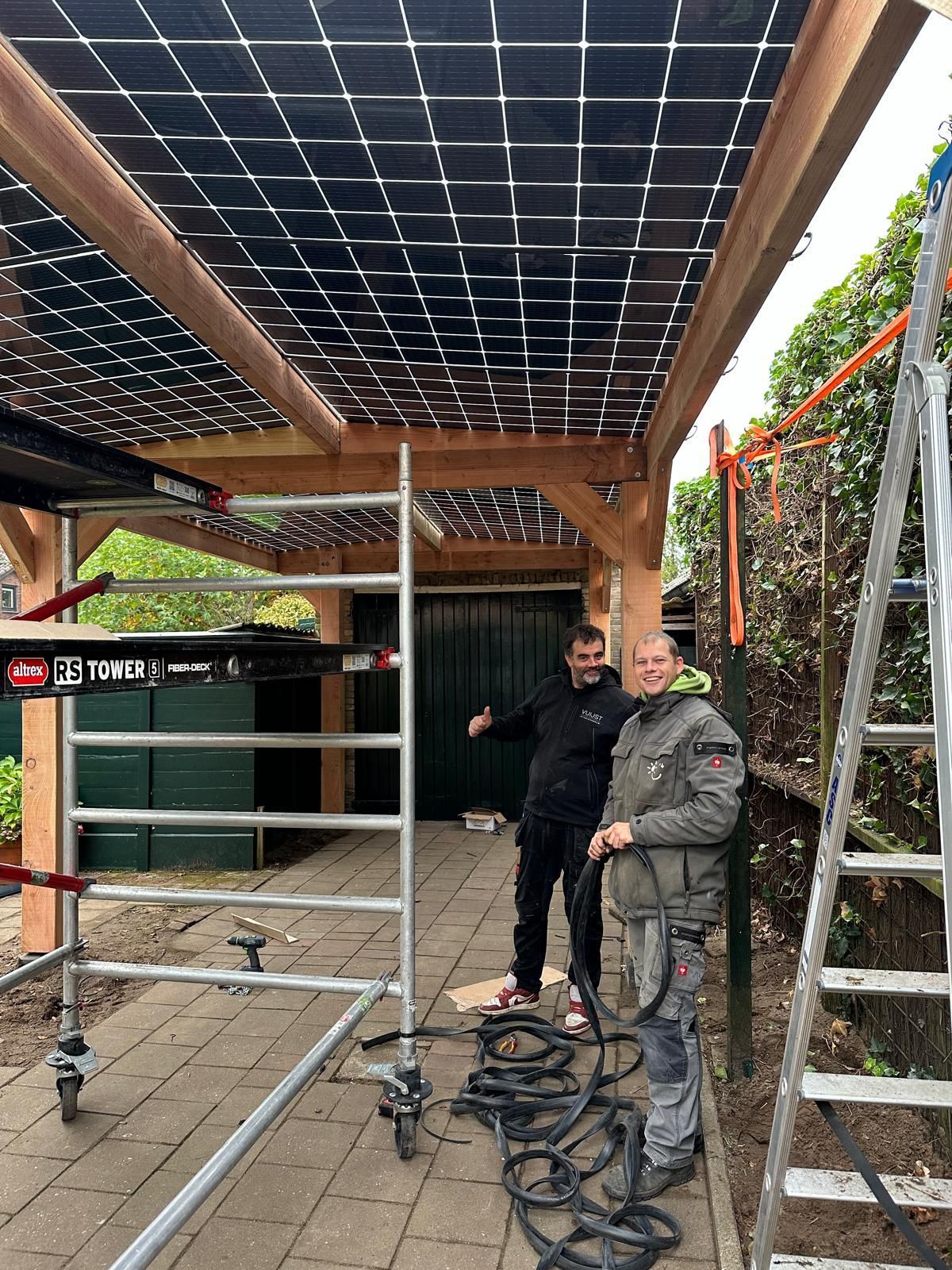 solar carport met zonnepanelen