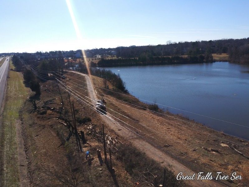 An aerial view of a lake with the words great falls free sea on the bottom