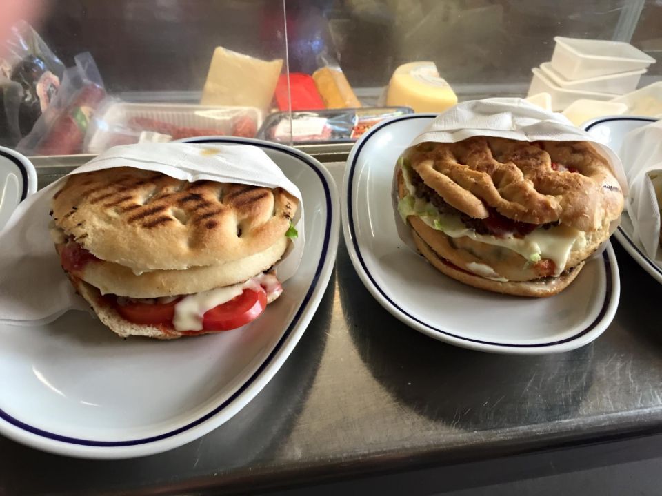 panini alla piastra caldi