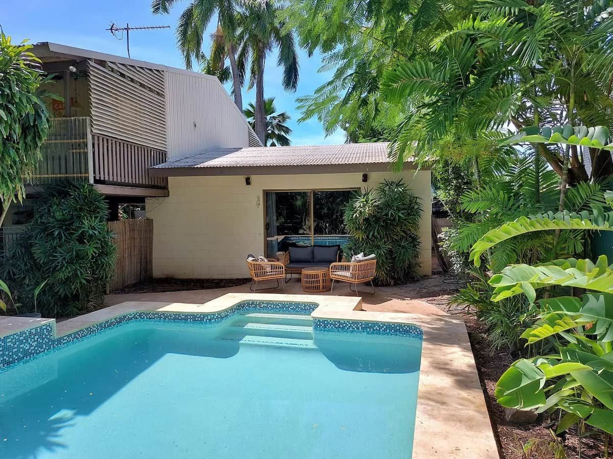 Poolside View of a Light-coloured House With a Pool in the Foreground — Rod Hardy Plunge Pools in Girraween, NT
