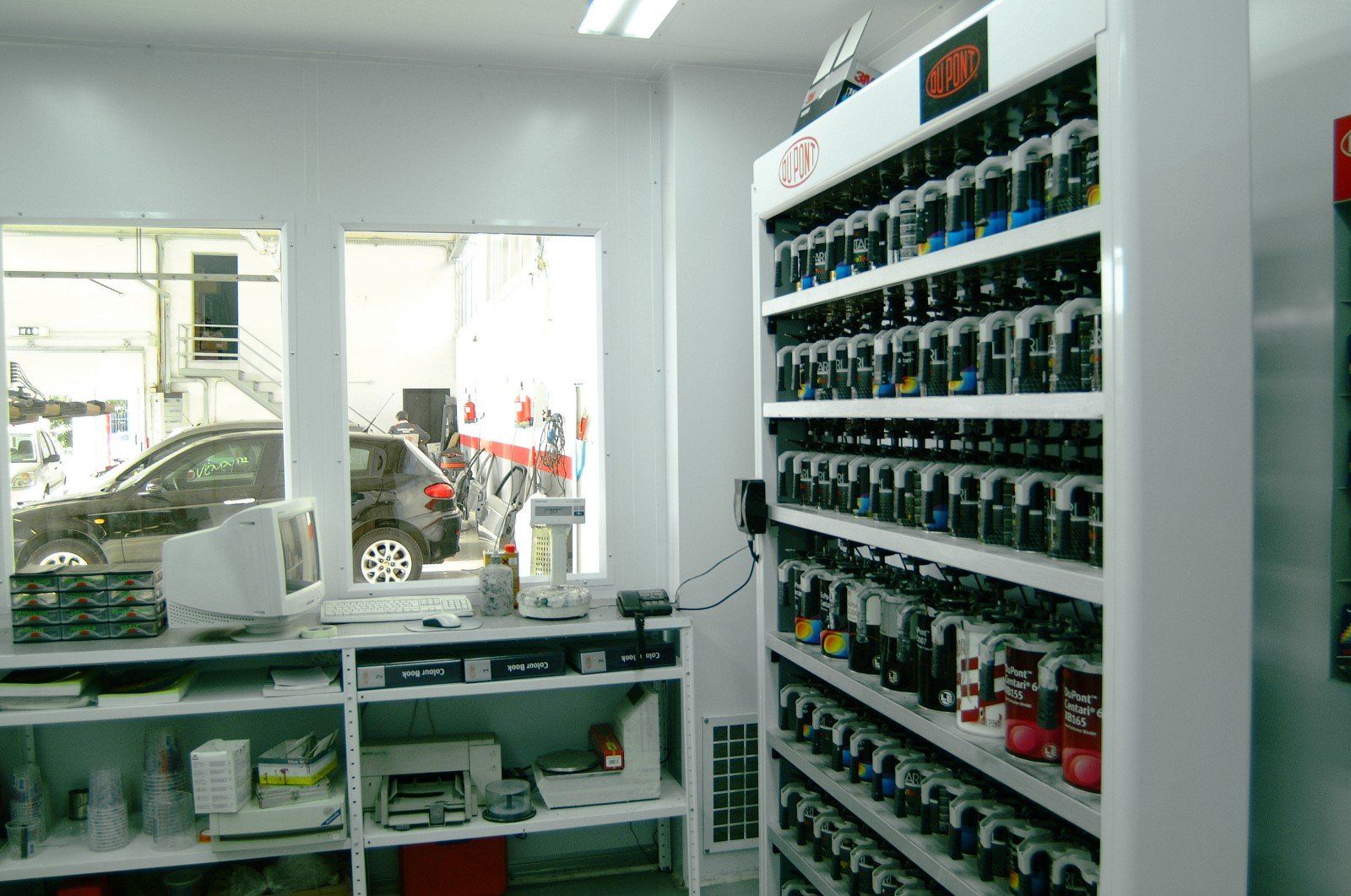 esposizione ricambi e oli