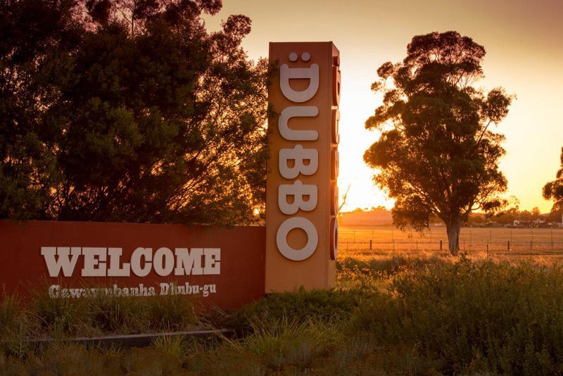 Dubbo Welcome Signage— John Zelukovic Smash Repairs in Dubbo, NSW