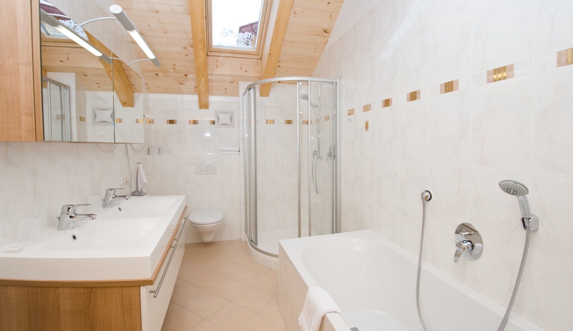 Hotel Charlotte in Seefeld - Hotel Appartement Pitztal