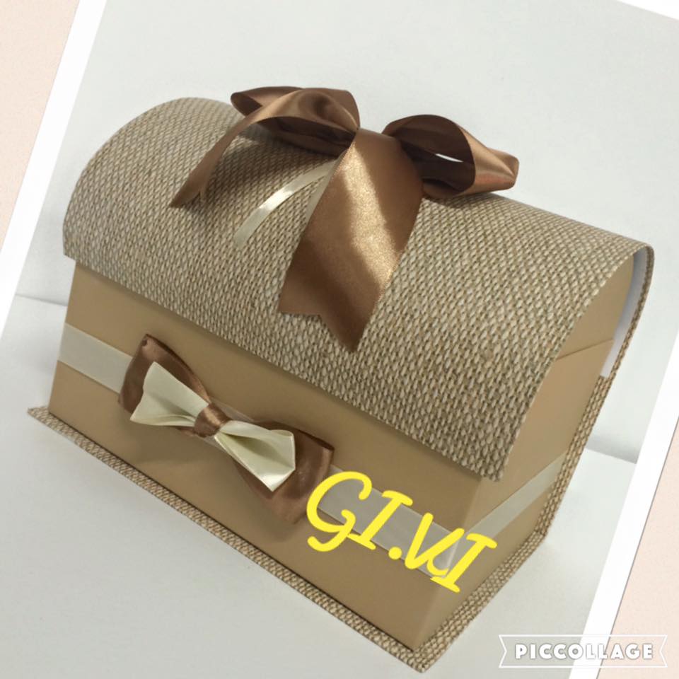 Scatola bauletto e fiocco