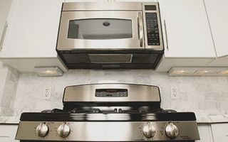 Modern Microwave Oven and Gas Stove - Cooktops in Seminole, FL