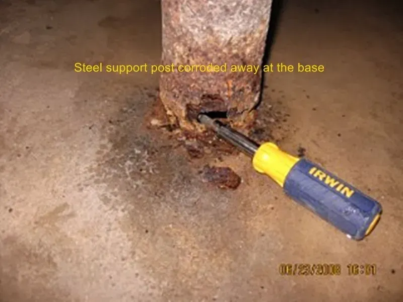 A screwdriver with the word irwin on it