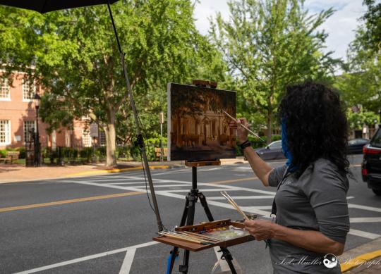 Woman painting outside | Eastern Shore Culture | Covell Communities | Chester, Maryland 21619