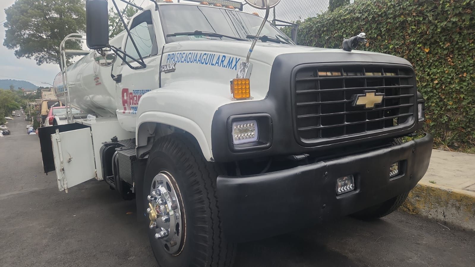 PIPAS DE AGUA AGUILAR-suministro y transporte de agua potable