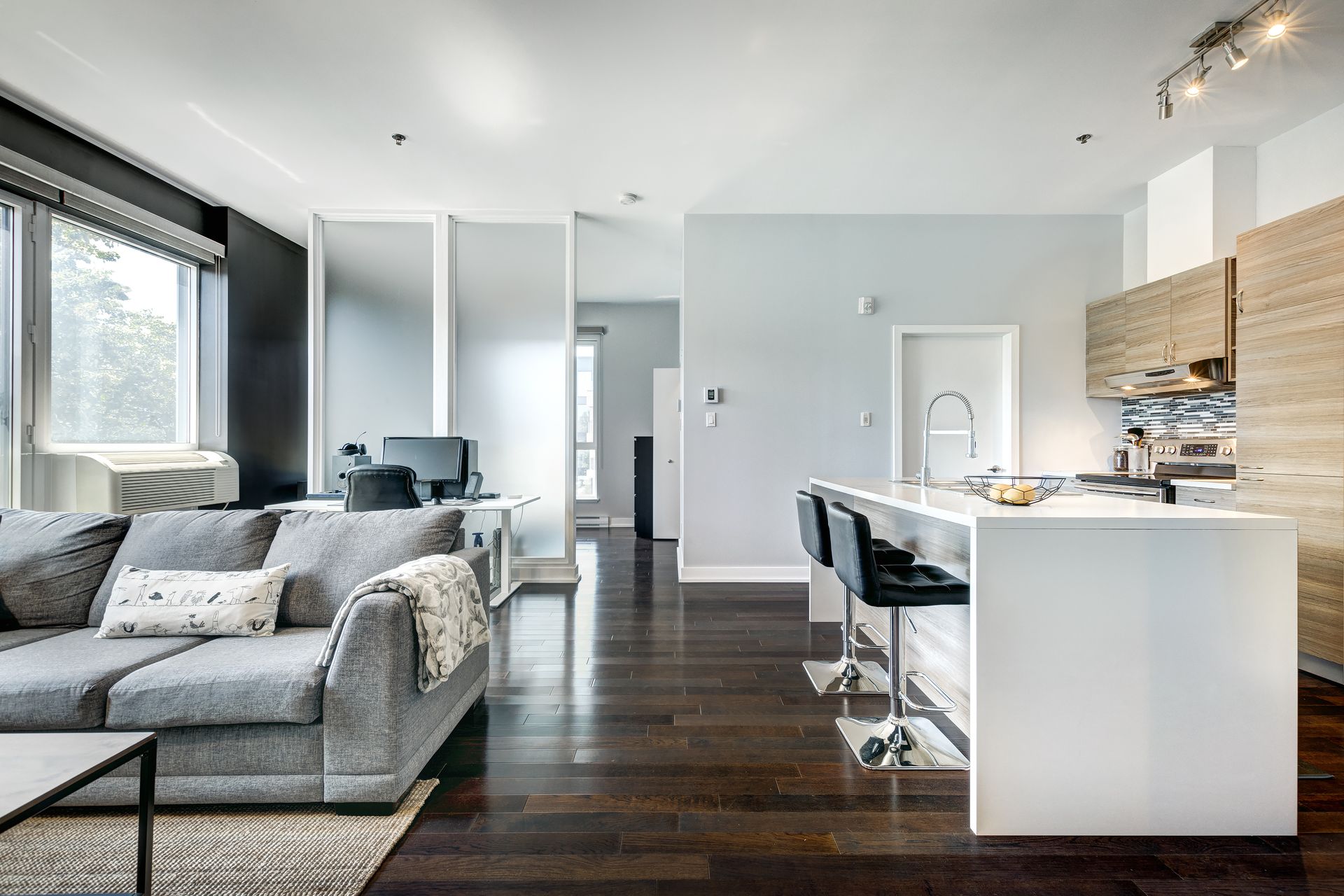 Living Room — Cincinnati, OH — VesCo Residential Cleaning