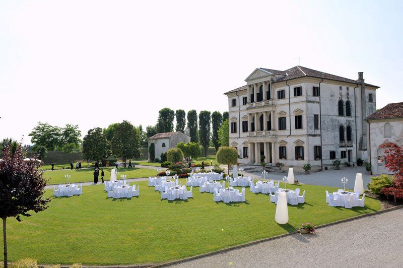 struttura con giardino per organizzazione di ricevimenti