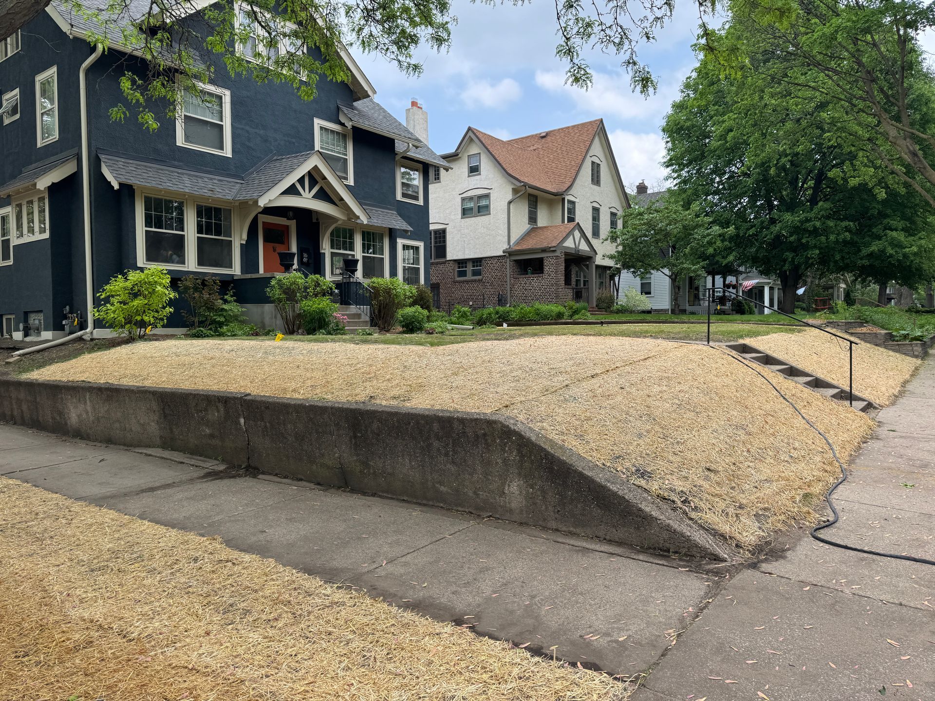 regrading+a+yard+with+toro+dingo+soil+conditioner+leveling+a+lawn+renovation+minnetonka+MN+KG+Landscape