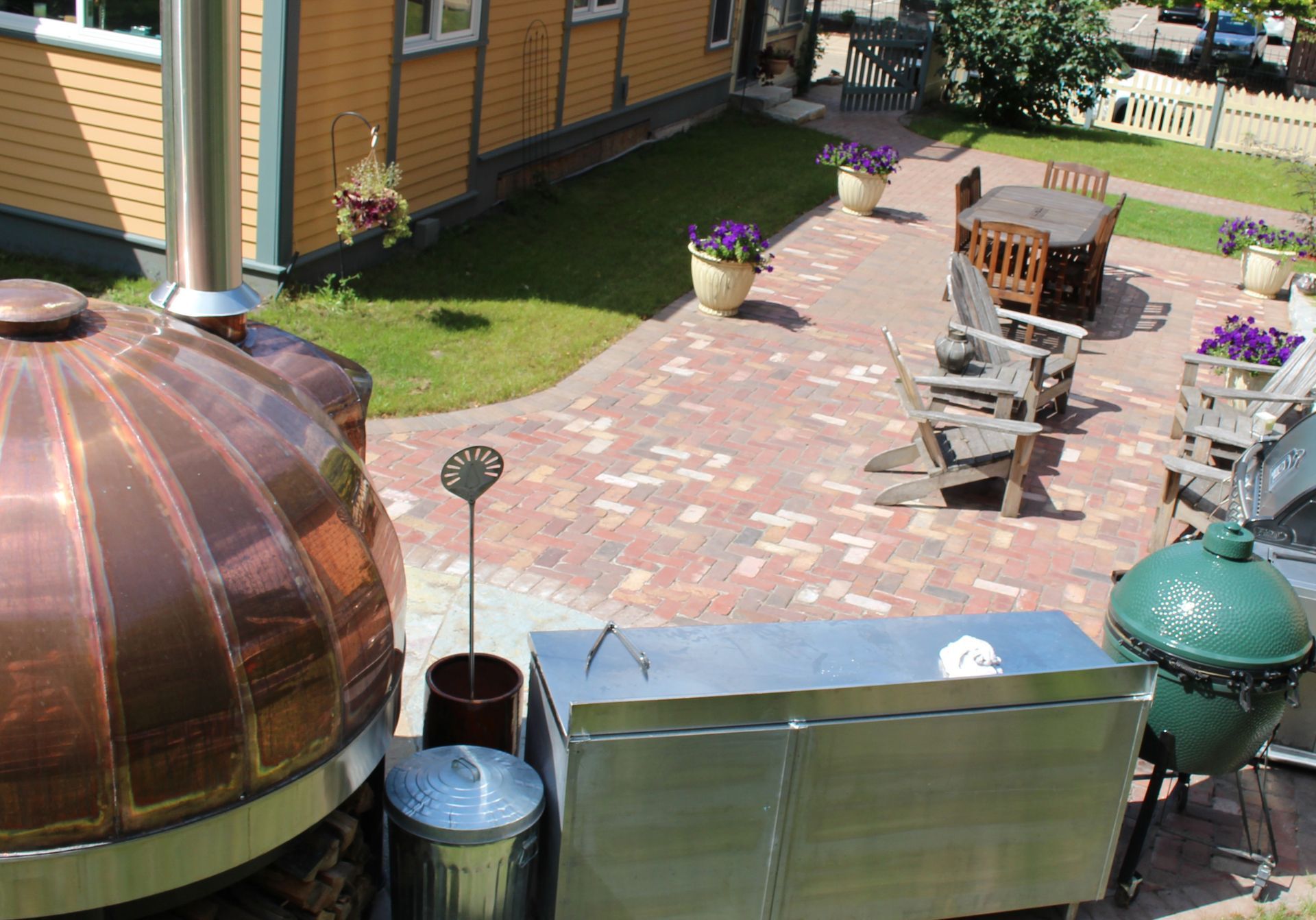 Mckee+copper+dome+pizza+oven+vintage+st.+Paul+MN+clay+brick+paver+patio+with+dining+area+inlay+Stillwater+MN+KG+Landscape
