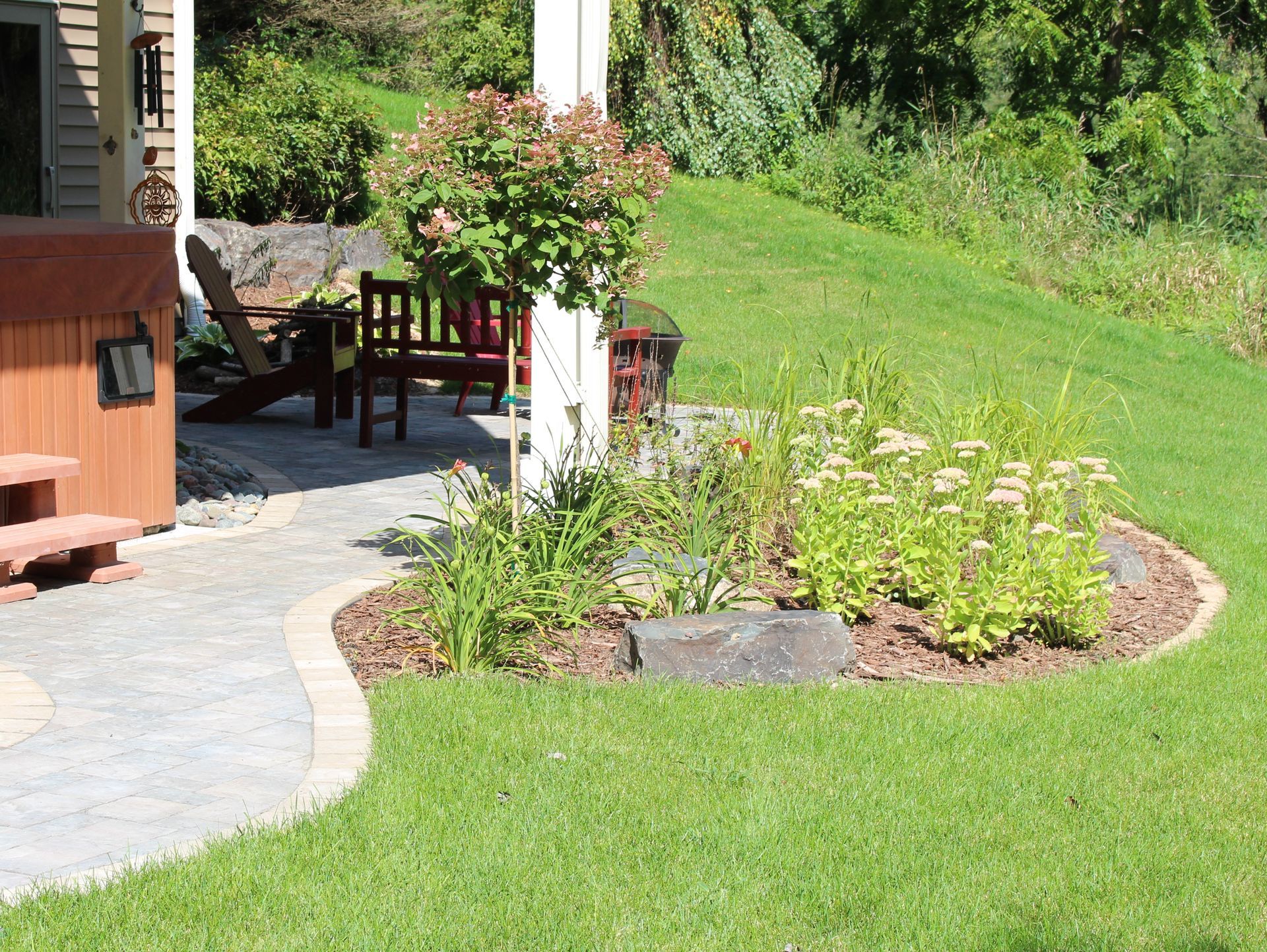 small+backyard+paver+patio+with+walkway+to+hot+tub+Blaine+MN+KG+Landscape