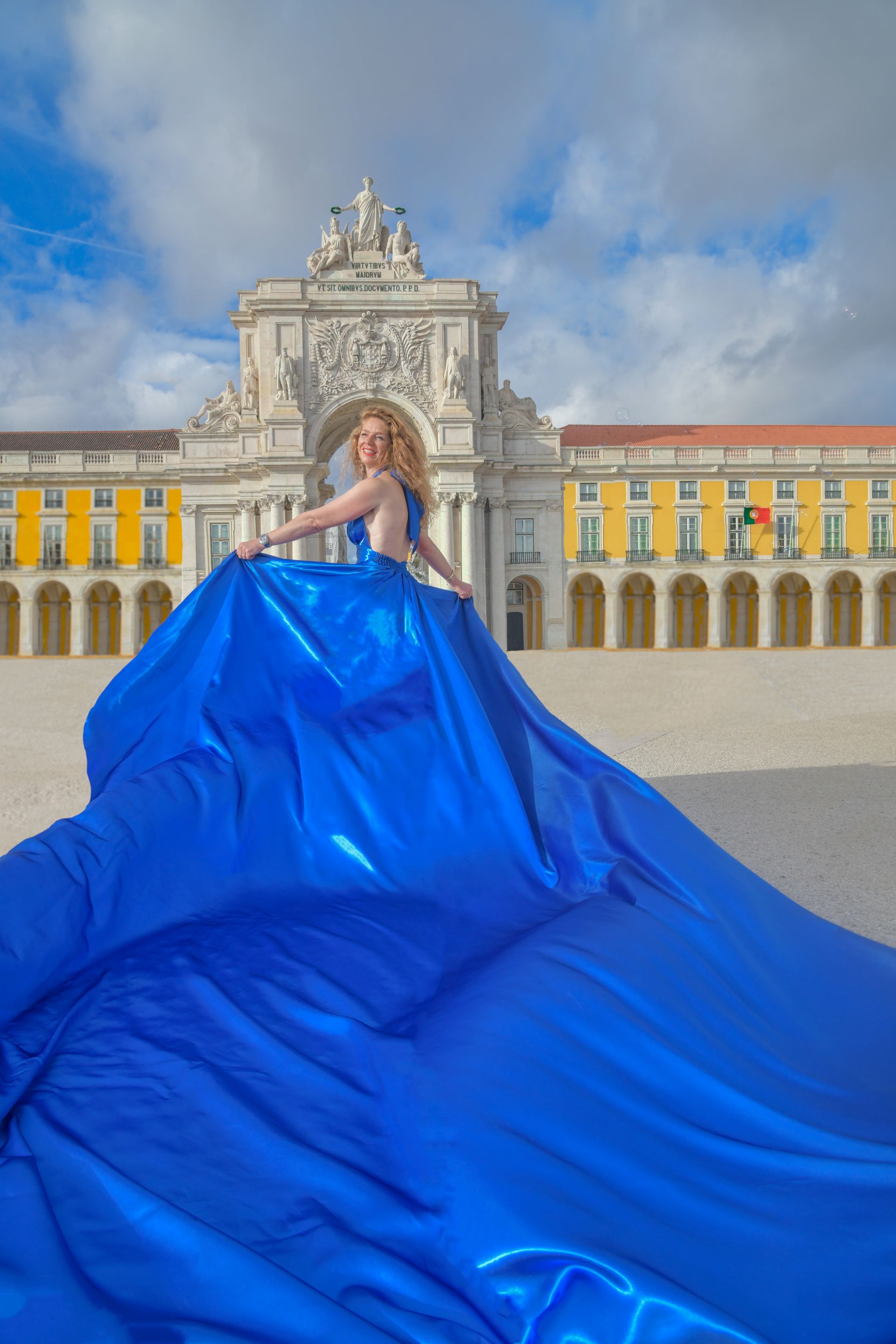 Blue Flying Dress Terreiro do Paço