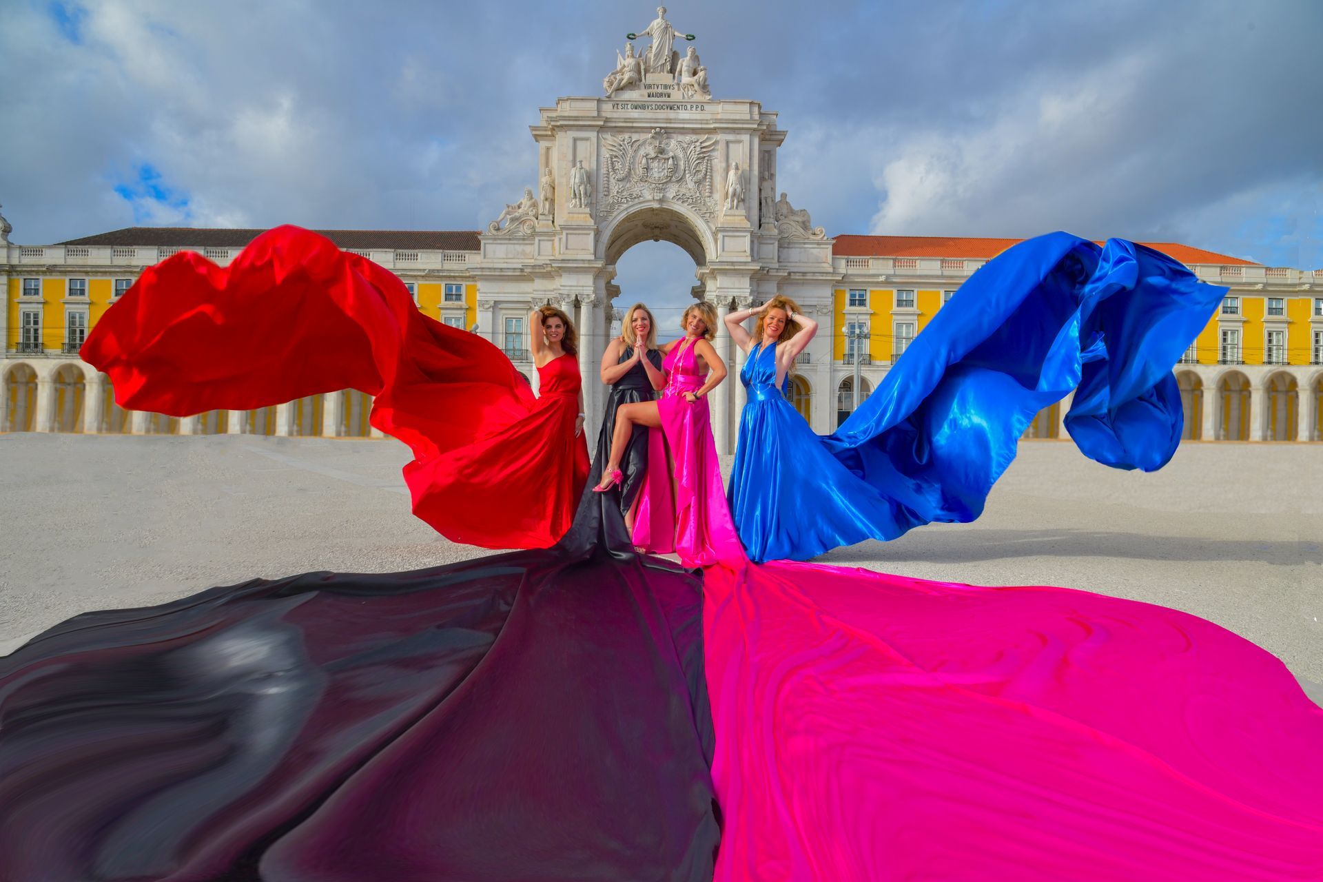 Group Flying Dress Terreiro Paço