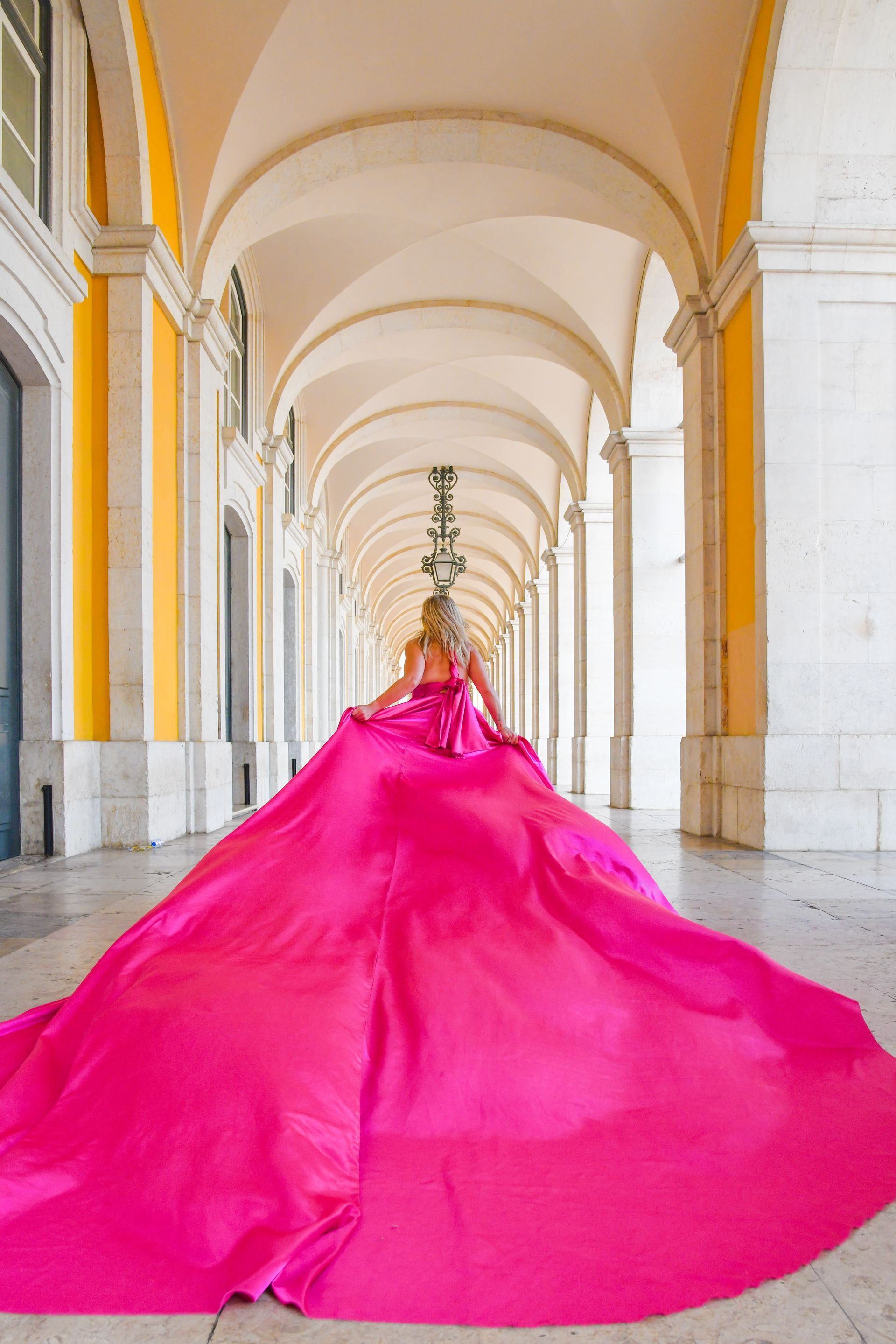 Pink Flying Dress Terreiro do Paço Arches